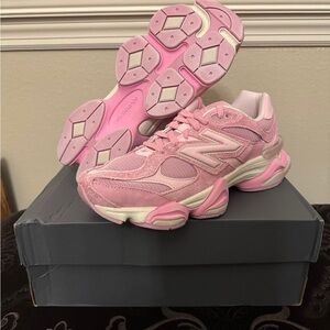 New Balance Light Pink Sneakers